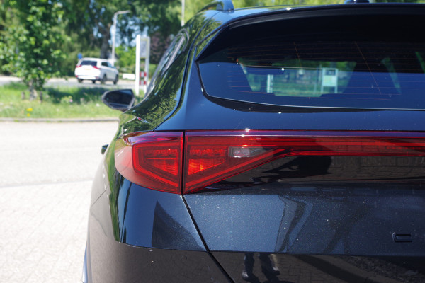 CUPRA Formentor 1.4 e-Hybrid 245 Pk VZ Performance PHEV, Groot-Navigatie, Adap. Cruise Control, Stoelverwarming.