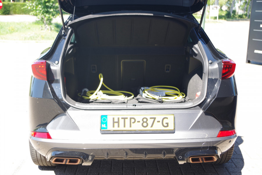 CUPRA Formentor 1.4 e-Hybrid 245 Pk VZ Performance PHEV, Groot-Navigatie, Adap. Cruise Control, Stoelverwarming.