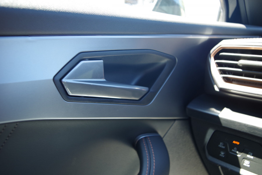 CUPRA Formentor 1.4 e-Hybrid 245 Pk VZ Performance PHEV, Groot-Navigatie, Adap. Cruise Control, Stoelverwarming.