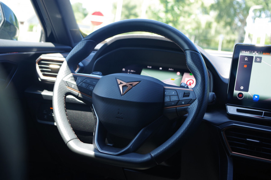 CUPRA Formentor 1.4 e-Hybrid 245 Pk VZ Performance PHEV, Groot-Navigatie, Adap. Cruise Control, Stoelverwarming.