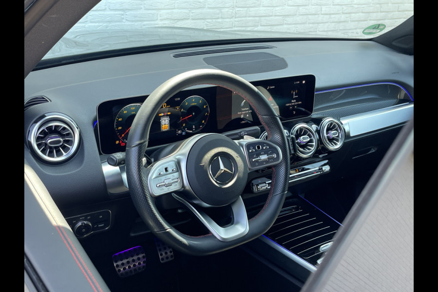 Mercedes-Benz Glb 200 Business Solution AMG | Trekhaak | Ambient Light | Camera | LED | 19 inch