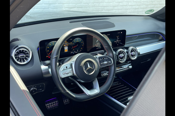 Mercedes-Benz Glb 200 Business Solution AMG | Trekhaak | Ambient Light | Camera | LED | 19 inch