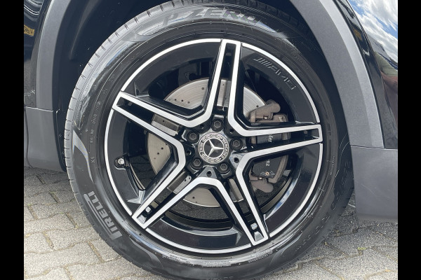 Mercedes-Benz Glb 200 Business Solution AMG | Trekhaak | Ambient Light | Camera | LED | 19 inch