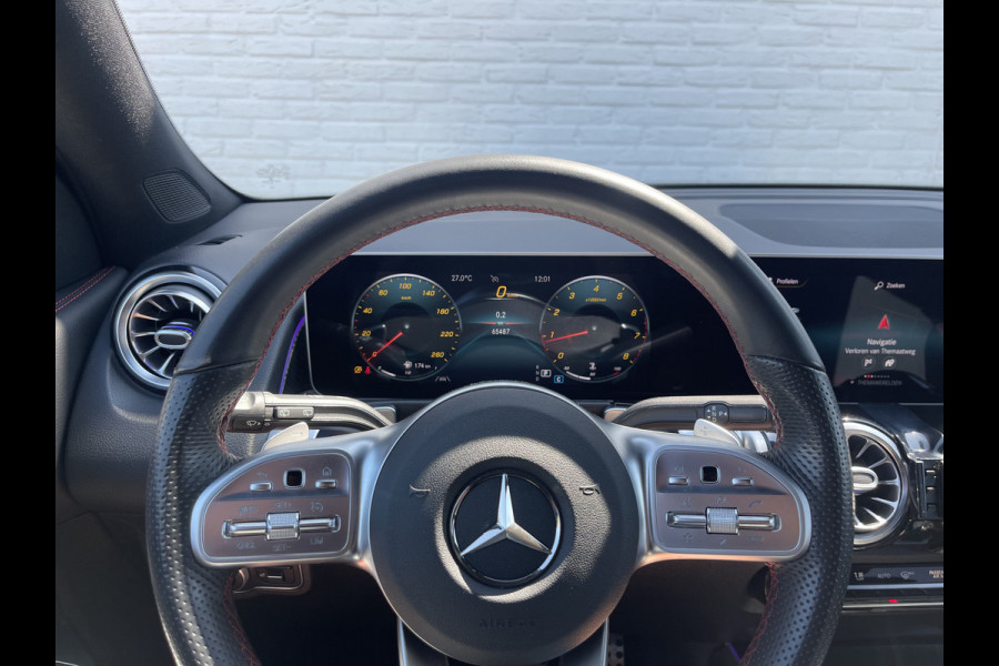 Mercedes-Benz Glb 200 Business Solution AMG | Trekhaak | Ambient Light | Camera | LED | 19 inch