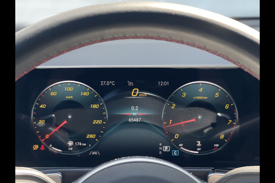 Mercedes-Benz Glb 200 Business Solution AMG | Trekhaak | Ambient Light | Camera | LED | 19 inch
