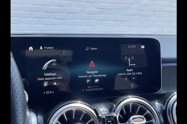 Mercedes-Benz Glb 200 Business Solution AMG | Trekhaak | Ambient Light | Camera | LED | 19 inch