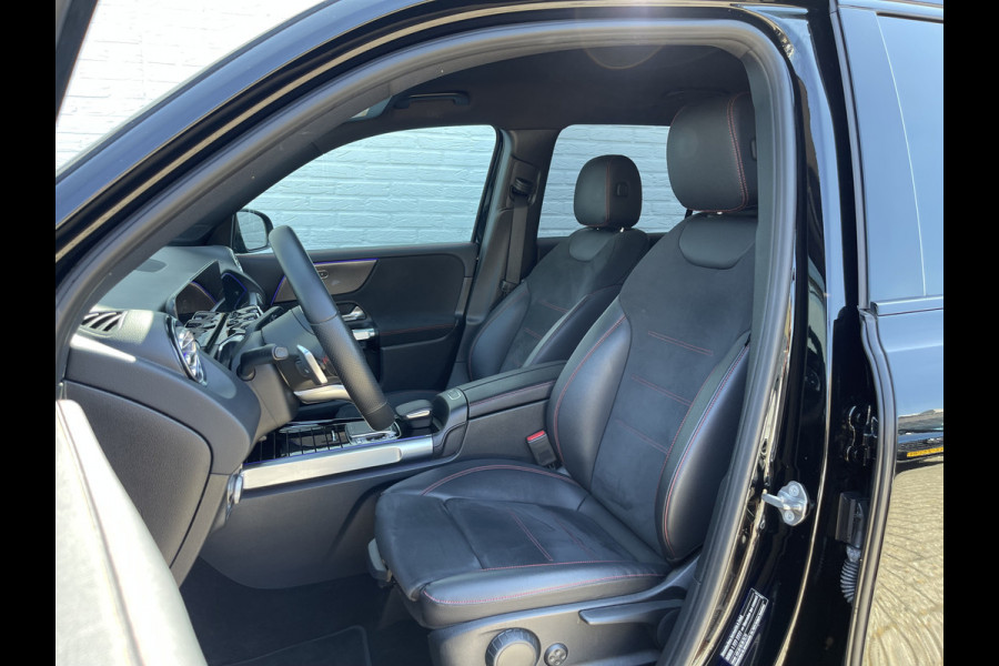 Mercedes-Benz Glb 200 Business Solution AMG | Trekhaak | Ambient Light | Camera | LED | 19 inch