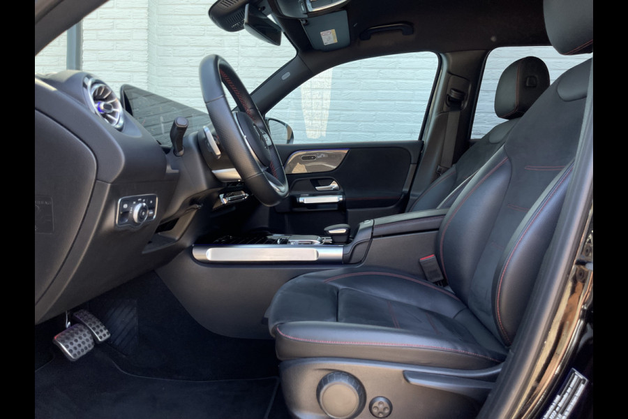 Mercedes-Benz Glb 200 Business Solution AMG | Trekhaak | Ambient Light | Camera | LED | 19 inch