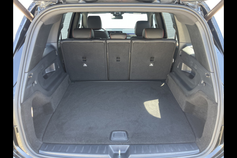 Mercedes-Benz Glb 200 Business Solution AMG | Trekhaak | Ambient Light | Camera | LED | 19 inch