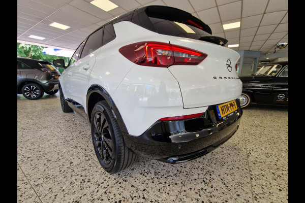 Opel Grandland 1.2 Turbo GS Line | AUTOMAAT | NAVI | CAMERA | LED | Black Pack | 2 x AGR stoel| Park Pilot | Stoel & stuurverw. |