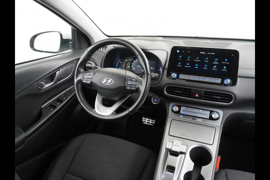 Hyundai Kona EV 64kWh AUT.204pk Grootste ACCU Adaptieve Cruise Control Camera Navi Apple Carplay Android Auto Head-Up Display Ecc DAB Keyless Led Blindspot Monitoring LaneAssist Subwoofer Voorruit verwarmbaar Bluetooth Privacy Glas Lmv 17" Fashion