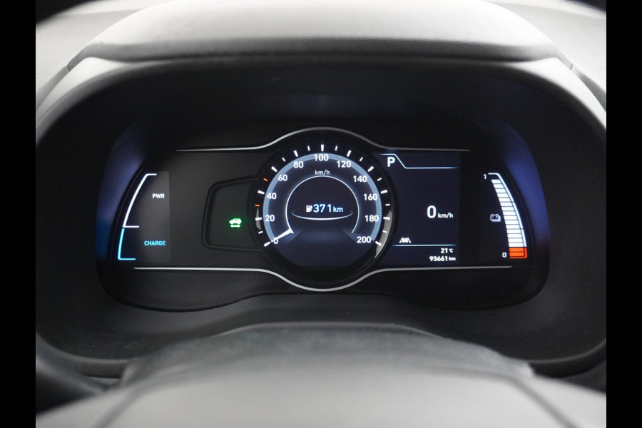 Hyundai Kona EV 64kWh AUT.204pk Grootste ACCU Adaptieve Cruise Control Camera Navi Apple Carplay Android Auto Head-Up Display Ecc DAB Keyless Led Blindspot Monitoring LaneAssist Subwoofer Voorruit verwarmbaar Bluetooth Privacy Glas Lmv 17" Fashion