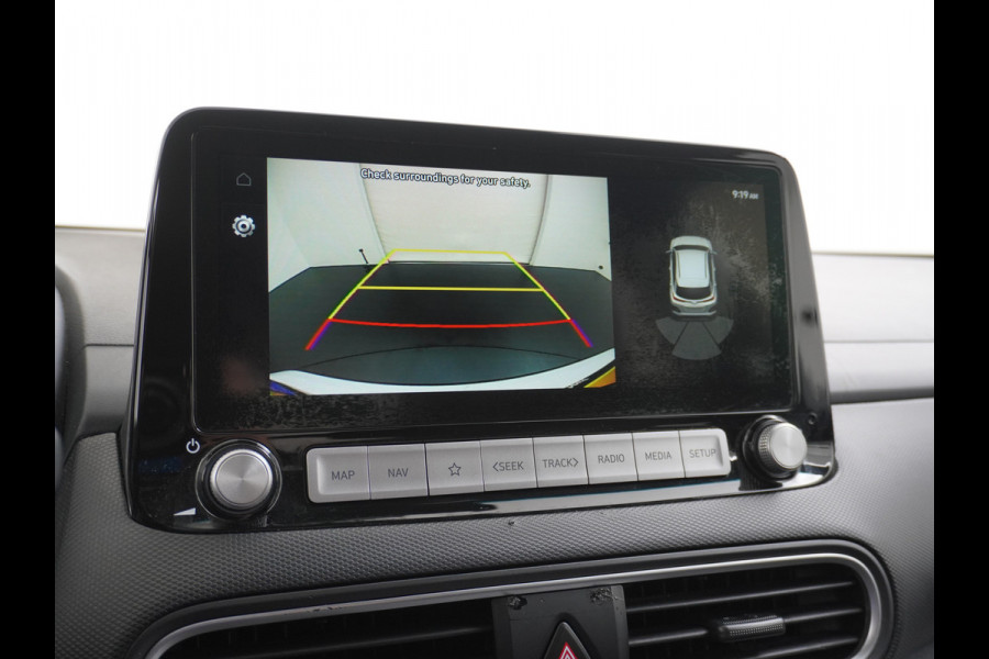 Hyundai Kona EV 64kWh AUT.204pk Grootste ACCU Adaptieve Cruise Control Camera Navi Apple Carplay Android Auto Head-Up Display Ecc DAB Keyless Led Blindspot Monitoring LaneAssist Subwoofer Voorruit verwarmbaar Bluetooth Privacy Glas Lmv 17" Fashion