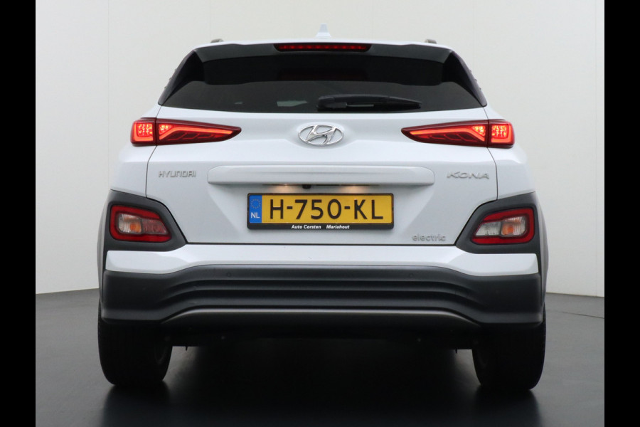 Hyundai Kona EV 64kWh AUT.204pk Grootste ACCU Adaptieve Cruise Control Camera Navi Apple Carplay Android Auto Head-Up Display Ecc DAB Keyless Led Blindspot Monitoring LaneAssist Subwoofer Voorruit verwarmbaar Bluetooth Privacy Glas Lmv 17" Fashion