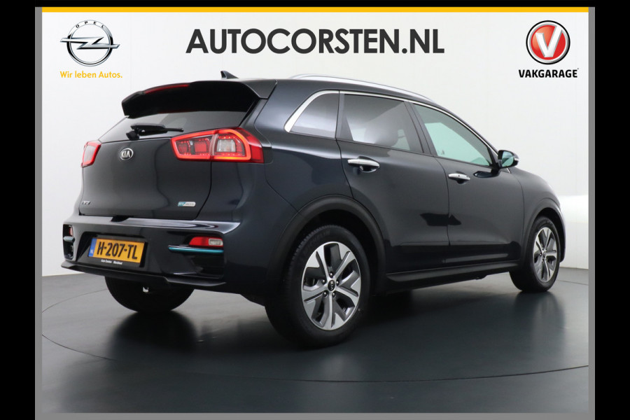 Kia e-Niro 64kWh 204PK Leder Camera Adaptive-Cruise Warmtepomp Apple Carplay Android Auto Navi Ecc DAB Pdc Executive-Line Stoel Verwarming/ Keyless Led Achterbank+Stuur Verwarming Dodehoek assistent Regen-Lichtsensor JBL-Soundsystem Bluetooth Draadloze tel.lader Lmv 17" 1e Eigenaar! Krachtige en zuinige aandrijflijn met grootste accu! €45.000 Nieuw