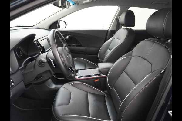 Kia e-Niro 64kWh 204PK Leder Camera Adaptive-Cruise Warmtepomp Apple Carplay Android Auto Navi Ecc DAB Pdc Executive-Line Stoel Verwarming/ Keyless Led Achterbank+Stuur Verwarming Dodehoek assistent Regen-Lichtsensor JBL-Soundsystem Bluetooth Draadloze tel.lader Lmv 17" 1e Eigenaar! Krachtige en zuinige aandrijflijn met grootste accu! €45.000 Nieuw