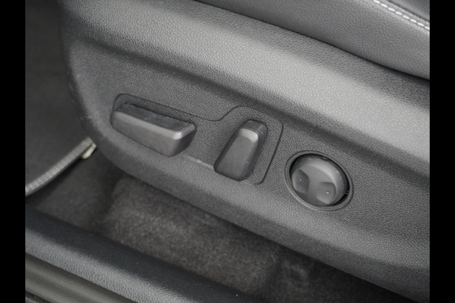 Kia e-Niro 64kWh 204PK Leder Camera Adaptive-Cruise Warmtepomp Apple Carplay Android Auto Navi Ecc DAB Pdc Executive-Line Stoel Verwarming/ Keyless Led Achterbank+Stuur Verwarming Dodehoek assistent Regen-Lichtsensor JBL-Soundsystem Bluetooth Draadloze tel.lader Lmv 17" 1e Eigenaar! Krachtige en zuinige aandrijflijn met grootste accu! €45.000 Nieuw