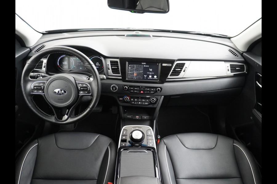 Kia e-Niro 64kWh 204PK Leder Camera Adaptive-Cruise Warmtepomp Apple Carplay Android Auto Navi Ecc DAB Pdc Executive-Line Stoel Verwarming/ Keyless Led Achterbank+Stuur Verwarming Dodehoek assistent Regen-Lichtsensor JBL-Soundsystem Bluetooth Draadloze tel.lader Lmv 17" 1e Eigenaar! Krachtige en zuinige aandrijflijn met grootste accu! €45.000 Nieuw