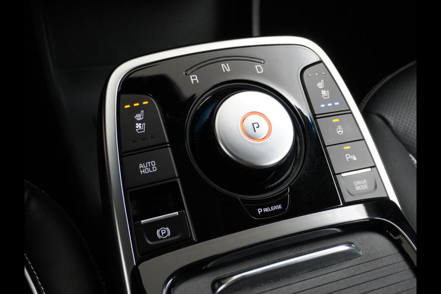 Kia e-Niro 64kWh 204PK Leder Camera Adaptive-Cruise Warmtepomp Apple Carplay Android Auto Navi Ecc DAB Pdc Executive-Line Stoel Verwarming/ Keyless Led Achterbank+Stuur Verwarming Dodehoek assistent Regen-Lichtsensor JBL-Soundsystem Bluetooth Draadloze tel.lader Lmv 17" 1e Eigenaar! Krachtige en zuinige aandrijflijn met grootste accu! €45.000 Nieuw