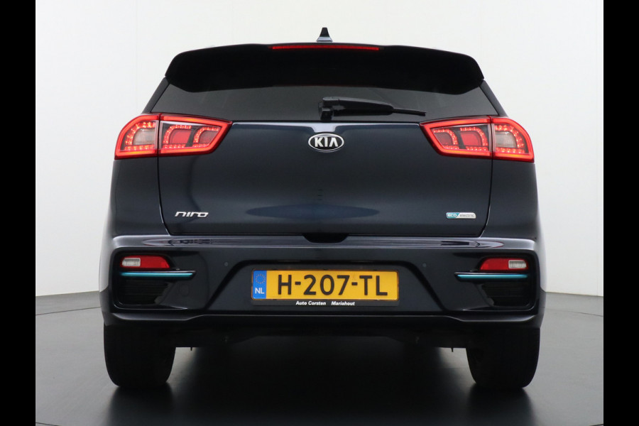 Kia e-Niro 64kWh 204PK Leder Camera Adaptive-Cruise Warmtepomp Apple Carplay Android Auto Navi Ecc DAB Pdc Executive-Line Stoel Verwarming/ Keyless Led Achterbank+Stuur Verwarming Dodehoek assistent Regen-Lichtsensor JBL-Soundsystem Bluetooth Draadloze tel.lader Lmv 17" 1e Eigenaar! Krachtige en zuinige aandrijflijn met grootste accu! €45.000 Nieuw