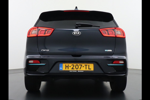 Kia e-Niro 64kWh 204PK Leder Camera Adaptive-Cruise Warmtepomp Apple Carplay Android Auto Navi Ecc DAB Pdc Executive-Line Stoel Verwarming/ Keyless Led Achterbank+Stuur Verwarming Dodehoek assistent Regen-Lichtsensor JBL-Soundsystem Bluetooth Draadloze tel.lader Lmv 17" 1e Eigenaar! Krachtige en zuinige aandrijflijn met grootste accu! €45.000 Nieuw