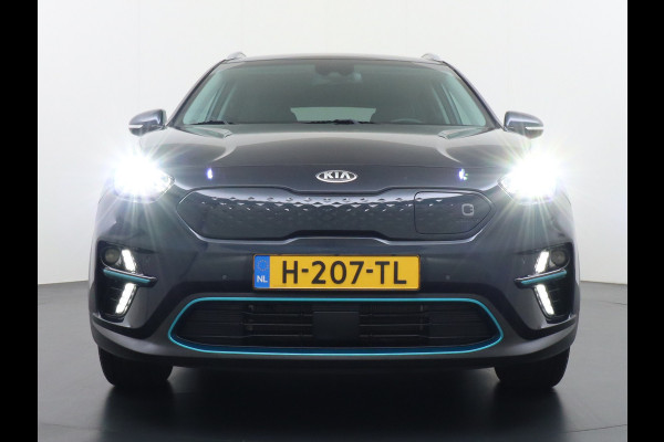 Kia e-Niro 64kWh 204PK Leder Camera Adaptive-Cruise Warmtepomp Apple Carplay Android Auto Navi Ecc DAB Pdc Executive-Line Stoel Verwarming/ Keyless Led Achterbank+Stuur Verwarming Dodehoek assistent Regen-Lichtsensor JBL-Soundsystem Bluetooth Draadloze tel.lader Lmv 17" 1e Eigenaar! Krachtige en zuinige aandrijflijn met grootste accu! €45.000 Nieuw