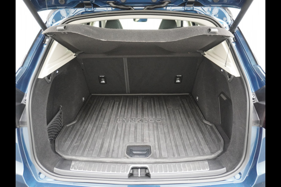 Lynk & Co 01 1.5 PHEV AUT-7 261pk Pano-Schuif-K-dak 20" 360°Camera Apple Carplay Android Auto Adaptive-Cr NaviPdc-a+v Ecc Keyless Led M-BuxPl Elek.Memory.Stoel File assistent Dodehoek detector Elektrisch bedienbare achterklep Rijstrooksensor Wifi Verkeersbord detectie 425Nm koppel 3,6kw laadvermogen A-label Euro 6 Hybride Benzine / Elektrisch rijden tot ca 69km  1800kg trekvermogen