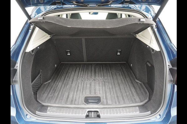 Lynk & Co 01 1.5 PHEV AUT-7 261pk Pano-Schuif-K-dak 20" 360°Camera Apple Carplay Android Auto Adaptive-Cr NaviPdc-a+v Ecc Keyless Led M-BuxPl Elek.Memory.Stoel File assistent Dodehoek detector Elektrisch bedienbare achterklep Rijstrooksensor Wifi Verkeersbord detectie 425Nm koppel 3,6kw laadvermogen A-label Euro 6 Hybride Benzine / Elektrisch rijden tot ca 69km  1800kg trekvermogen