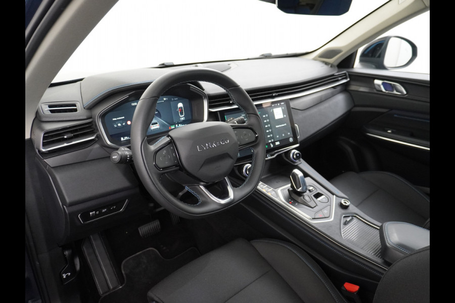 Lynk & Co 01 1.5 PHEV AUT-7 261pk Pano-Schuif-K-dak 20" 360°Camera Apple Carplay Android Auto Adaptive-Cr NaviPdc-a+v Ecc Keyless Led M-BuxPl Elek.Memory.Stoel File assistent Dodehoek detector Elektrisch bedienbare achterklep Rijstrooksensor Wifi Verkeersbord detectie 425Nm koppel 3,6kw laadvermogen A-label Euro 6 Hybride Benzine / Elektrisch rijden tot ca 69km  1800kg trekvermogen