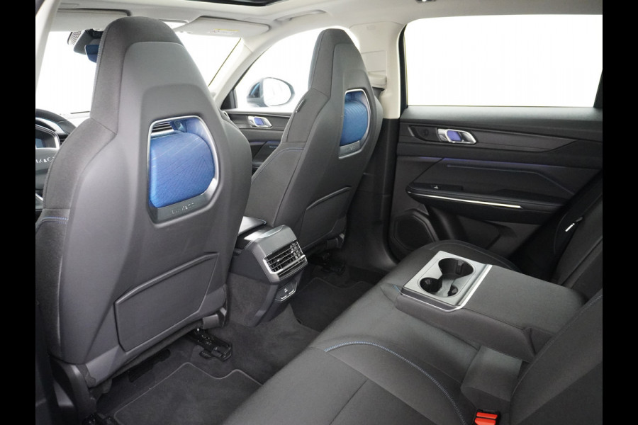 Lynk & Co 01 1.5 PHEV AUT-7 261pk Pano-Schuif-K-dak 20" 360°Camera Apple Carplay Android Auto Adaptive-Cr NaviPdc-a+v Ecc Keyless Led M-BuxPl Elek.Memory.Stoel File assistent Dodehoek detector Elektrisch bedienbare achterklep Rijstrooksensor Wifi Verkeersbord detectie 425Nm koppel 3,6kw laadvermogen A-label Euro 6 Hybride Benzine / Elektrisch rijden tot ca 69km  1800kg trekvermogen