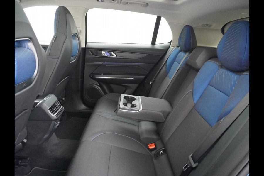Lynk & Co 01 1.5 PHEV AUT-7 261pk Pano-Schuif-K-dak 20" 360°Camera Apple Carplay Android Auto Adaptive-Cr NaviPdc-a+v Ecc Keyless Led M-BuxPl Elek.Memory.Stoel File assistent Dodehoek detector Elektrisch bedienbare achterklep Rijstrooksensor Wifi Verkeersbord detectie 425Nm koppel 3,6kw laadvermogen A-label Euro 6 Hybride Benzine / Elektrisch rijden tot ca 69km  1800kg trekvermogen