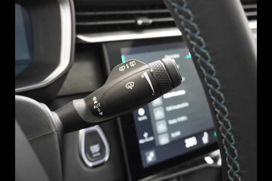 Lynk & Co 01 1.5 PHEV AUT-7 261pk Pano-Schuif-K-dak 20" 360°Camera Apple Carplay Android Auto Adaptive-Cr NaviPdc-a+v Ecc Keyless Led M-BuxPl Elek.Memory.Stoel File assistent Dodehoek detector Elektrisch bedienbare achterklep Rijstrooksensor Wifi Verkeersbord detectie 425Nm koppel 3,6kw laadvermogen A-label Euro 6 Hybride Benzine / Elektrisch rijden tot ca 69km  1800kg trekvermogen
