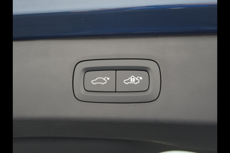 Lynk & Co 01 1.5 PHEV AUT-7 261pk Pano-Schuif-K-dak 20" 360°Camera Apple Carplay Android Auto Adaptive-Cr NaviPdc-a+v Ecc Keyless Led M-BuxPl Elek.Memory.Stoel File assistent Dodehoek detector Elektrisch bedienbare achterklep Rijstrooksensor Wifi Verkeersbord detectie 425Nm koppel 3,6kw laadvermogen A-label Euro 6 Hybride Benzine / Elektrisch rijden tot ca 69km  1800kg trekvermogen