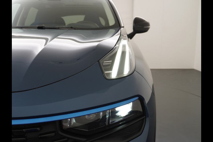 Lynk & Co 01 1.5 PHEV AUT-7 261pk Pano-Schuif-K-dak 20" 360°Camera Apple Carplay Android Auto Adaptive-Cr NaviPdc-a+v Ecc Keyless Led M-BuxPl Elek.Memory.Stoel File assistent Dodehoek detector Elektrisch bedienbare achterklep Rijstrooksensor Wifi Verkeersbord detectie 425Nm koppel 3,6kw laadvermogen A-label Euro 6 Hybride Benzine / Elektrisch rijden tot ca 69km  1800kg trekvermogen