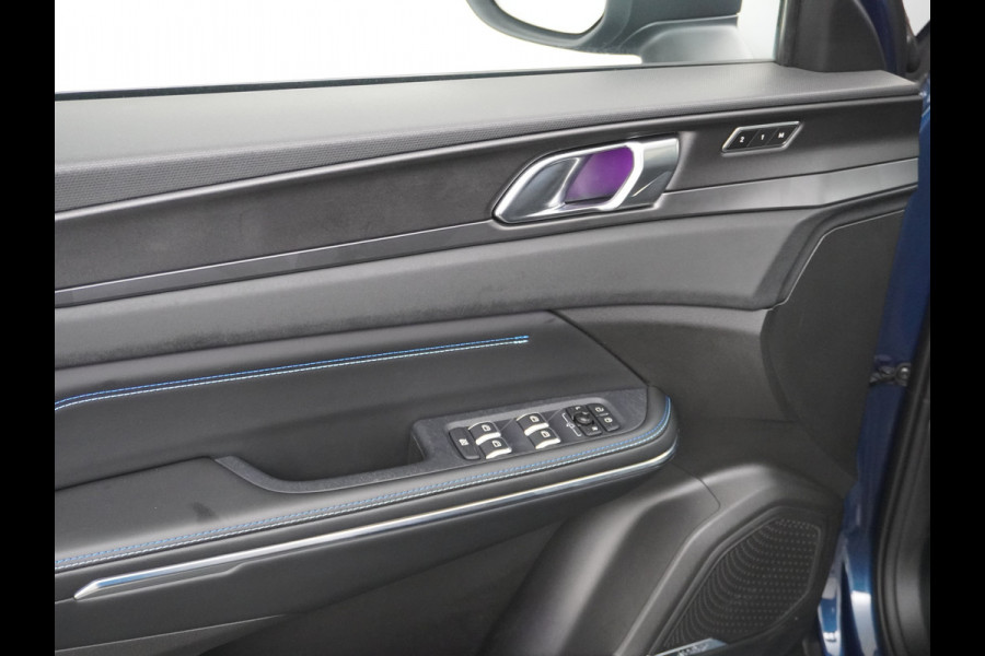 Lynk & Co 01 1.5 PHEV AUT-7 261pk Pano-Schuif-K-dak 20" 360°Camera Apple Carplay Android Auto Adaptive-Cr NaviPdc-a+v Ecc Keyless Led M-BuxPl Elek.Memory.Stoel File assistent Dodehoek detector Elektrisch bedienbare achterklep Rijstrooksensor Wifi Verkeersbord detectie 425Nm koppel 3,6kw laadvermogen A-label Euro 6 Hybride Benzine / Elektrisch rijden tot ca 69km  1800kg trekvermogen