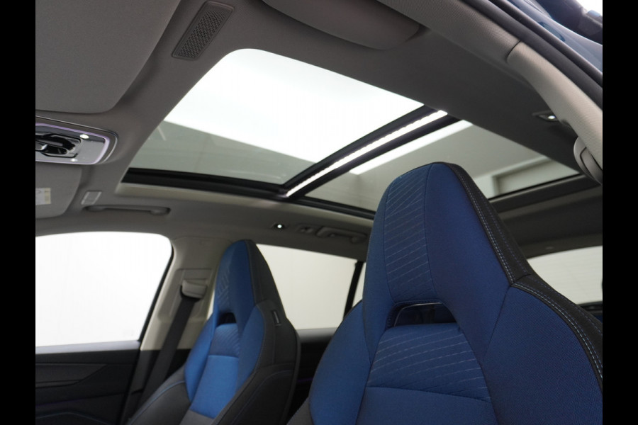 Lynk & Co 01 1.5 PHEV AUT-7 261pk Pano-Schuif-K-dak 20" 360°Camera Apple Carplay Android Auto Adaptive-Cr NaviPdc-a+v Ecc Keyless Led M-BuxPl Elek.Memory.Stoel File assistent Dodehoek detector Elektrisch bedienbare achterklep Rijstrooksensor Wifi Verkeersbord detectie 425Nm koppel 3,6kw laadvermogen A-label Euro 6 Hybride Benzine / Elektrisch rijden tot ca 69km  1800kg trekvermogen