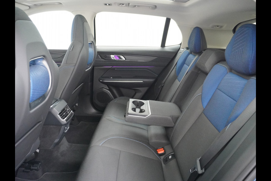 Lynk & Co 01 1.5 PHEV AUT-7 261pk Pano-Schuif-K-dak 20" 360°Camera Apple Carplay Android Auto Adaptive-Cr NaviPdc-a+v Ecc Keyless Led M-BuxPl Elek.Memory.Stoel File assistent Dodehoek detector Elektrisch bedienbare achterklep Rijstrooksensor Wifi Verkeersbord detectie 425Nm koppel 3,6kw laadvermogen A-label Euro 6 Hybride Benzine / Elektrisch rijden tot ca 69km  1800kg trekvermogen