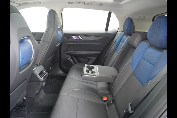 Lynk & Co 01 1.5 PHEV AUT-7 261pk Pano-Schuif-K-dak 20" 360°Camera Apple Carplay Android Auto Adaptive-Cr NaviPdc-a+v Ecc Keyless Led M-BuxPl Elek.Memory.Stoel File assistent Dodehoek detector Elektrisch bedienbare achterklep Rijstrooksensor Wifi Verkeersbord detectie 425Nm koppel 3,6kw laadvermogen A-label Euro 6 Hybride Benzine / Elektrisch rijden tot ca 69km  1800kg trekvermogen