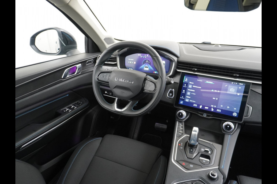 Lynk & Co 01 1.5 PHEV AUT-7 261pk Pano-Schuif-K-dak 20" 360°Camera Apple Carplay Android Auto Adaptive-Cr NaviPdc-a+v Ecc Keyless Led M-BuxPl Elek.Memory.Stoel File assistent Dodehoek detector Elektrisch bedienbare achterklep Rijstrooksensor Wifi Verkeersbord detectie 425Nm koppel 3,6kw laadvermogen A-label Euro 6 Hybride Benzine / Elektrisch rijden tot ca 69km  1800kg trekvermogen
