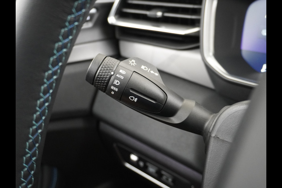 Lynk & Co 01 1.5 PHEV AUT-7 261pk Pano-Schuif-K-dak 20" 360°Camera Apple Carplay Android Auto Adaptive-Cr NaviPdc-a+v Ecc Keyless Led M-BuxPl Elek.Memory.Stoel File assistent Dodehoek detector Elektrisch bedienbare achterklep Rijstrooksensor Wifi Verkeersbord detectie 425Nm koppel 3,6kw laadvermogen A-label Euro 6 Hybride Benzine / Elektrisch rijden tot ca 69km  1800kg trekvermogen