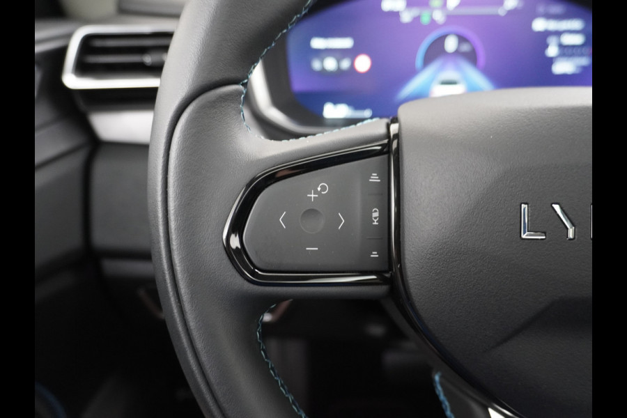 Lynk & Co 01 1.5 PHEV AUT-7 261pk Pano-Schuif-K-dak 20" 360°Camera Apple Carplay Android Auto Adaptive-Cr NaviPdc-a+v Ecc Keyless Led M-BuxPl Elek.Memory.Stoel File assistent Dodehoek detector Elektrisch bedienbare achterklep Rijstrooksensor Wifi Verkeersbord detectie 425Nm koppel 3,6kw laadvermogen A-label Euro 6 Hybride Benzine / Elektrisch rijden tot ca 69km  1800kg trekvermogen