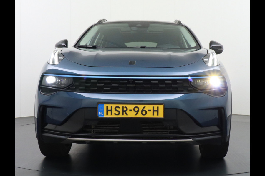 Lynk & Co 01 1.5 PHEV AUT-7 261pk Pano-Schuif-K-dak 20" 360°Camera Apple Carplay Android Auto Adaptive-Cr NaviPdc-a+v Ecc Keyless Led M-BuxPl Elek.Memory.Stoel File assistent Dodehoek detector Elektrisch bedienbare achterklep Rijstrooksensor Wifi Verkeersbord detectie 425Nm koppel 3,6kw laadvermogen A-label Euro 6 Hybride Benzine / Elektrisch rijden tot ca 69km  1800kg trekvermogen