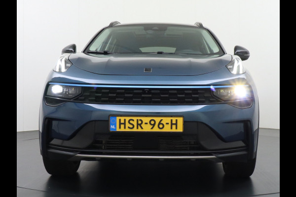 Lynk & Co 01 1.5 PHEV AUT-7 261pk Pano-Schuif-K-dak 20" 360°Camera Apple Carplay Android Auto Adaptive-Cr NaviPdc-a+v Ecc Keyless Led M-BuxPl Elek.Memory.Stoel File assistent Dodehoek detector Elektrisch bedienbare achterklep Rijstrooksensor Wifi Verkeersbord detectie 425Nm koppel 3,6kw laadvermogen A-label Euro 6 Hybride Benzine / Elektrisch rijden tot ca 69km  1800kg trekvermogen