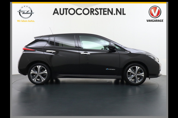 Nissan Leaf N-Connecta 40kWh Apple Carplay Android Auto Trekhaak Cruise control adaptief 360°Camera Navi Ecc Stoel+Stuurverwarming Keyless D Dodehoek detector Rijstrooksensor met correctie Uitparkeer waarschuwing Verkeersbord detectie Bluetooth Privacy Glas Lmv 17" 1e Eigenaar