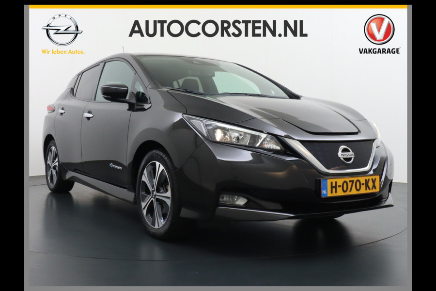 Nissan Leaf N-Connecta 40kWh Apple Carplay Android Auto Trekhaak Cruise control adaptief 360°Camera Navi Ecc Stoel+Stuurverwarming Keyless D Dodehoek detector Rijstrooksensor met correctie Uitparkeer waarschuwing Verkeersbord detectie Bluetooth Privacy Glas Lmv 17" 1e Eigenaar