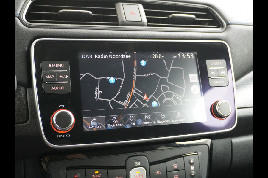 Nissan Leaf N-Connecta 40kWh Apple Carplay Android Auto Trekhaak Cruise control adaptief 360°Camera Navi Ecc Stoel+Stuurverwarming Keyless D Dodehoek detector Rijstrooksensor met correctie Uitparkeer waarschuwing Verkeersbord detectie Bluetooth Privacy Glas Lmv 17" 1e Eigenaar