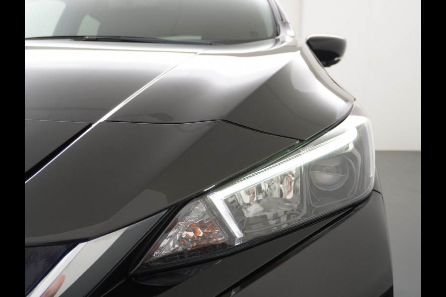 Nissan Leaf N-Connecta 40kWh Apple Carplay Android Auto Trekhaak Cruise control adaptief 360°Camera Navi Ecc Stoel+Stuurverwarming Keyless D Dodehoek detector Rijstrooksensor met correctie Uitparkeer waarschuwing Verkeersbord detectie Bluetooth Privacy Glas Lmv 17" 1e Eigenaar