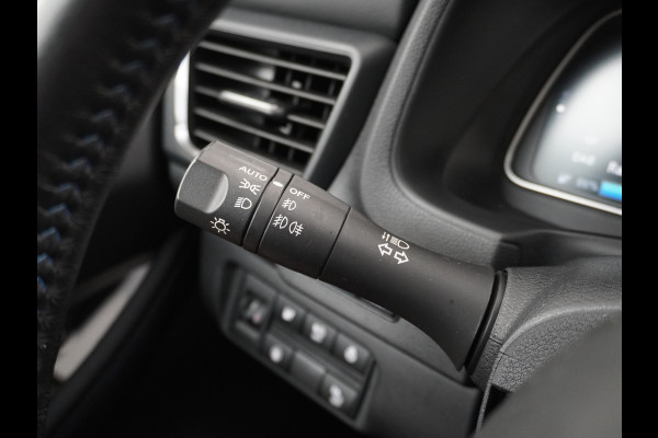 Nissan Leaf N-Connecta 40kWh Apple Carplay Android Auto Trekhaak Cruise control adaptief 360°Camera Navi Ecc Stoel+Stuurverwarming Keyless D Dodehoek detector Rijstrooksensor met correctie Uitparkeer waarschuwing Verkeersbord detectie Bluetooth Privacy Glas Lmv 17" 1e Eigenaar