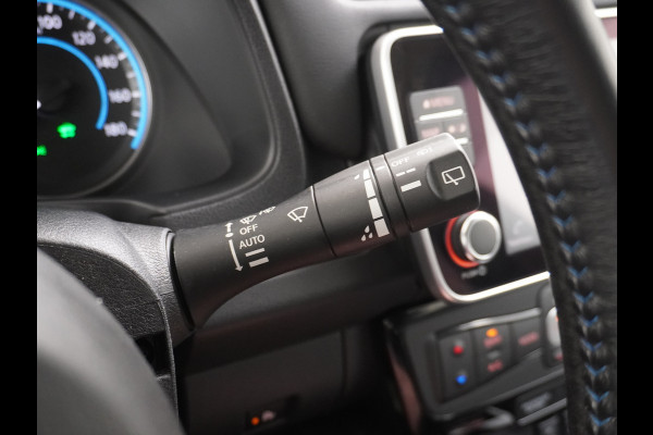 Nissan Leaf N-Connecta 40kWh Apple Carplay Android Auto Trekhaak Cruise control adaptief 360°Camera Navi Ecc Stoel+Stuurverwarming Keyless D Dodehoek detector Rijstrooksensor met correctie Uitparkeer waarschuwing Verkeersbord detectie Bluetooth Privacy Glas Lmv 17" 1e Eigenaar