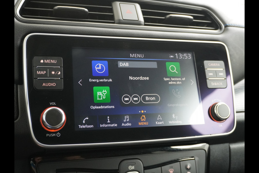 Nissan Leaf N-Connecta 40kWh Apple Carplay Android Auto Trekhaak Cruise control adaptief 360°Camera Navi Ecc Stoel+Stuurverwarming Keyless D Dodehoek detector Rijstrooksensor met correctie Uitparkeer waarschuwing Verkeersbord detectie Bluetooth Privacy Glas Lmv 17" 1e Eigenaar